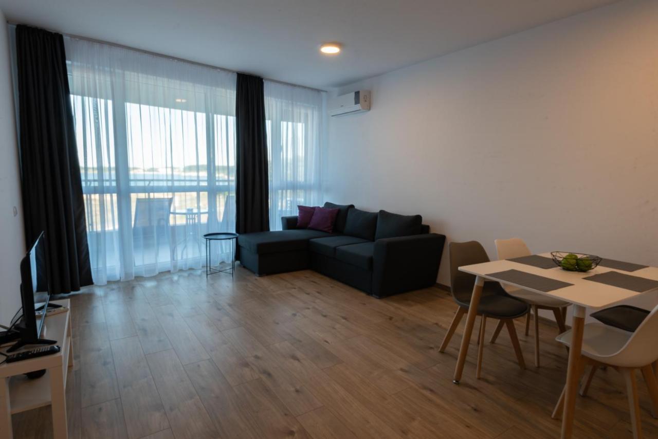 Aparthotel Primorsko Exterior photo